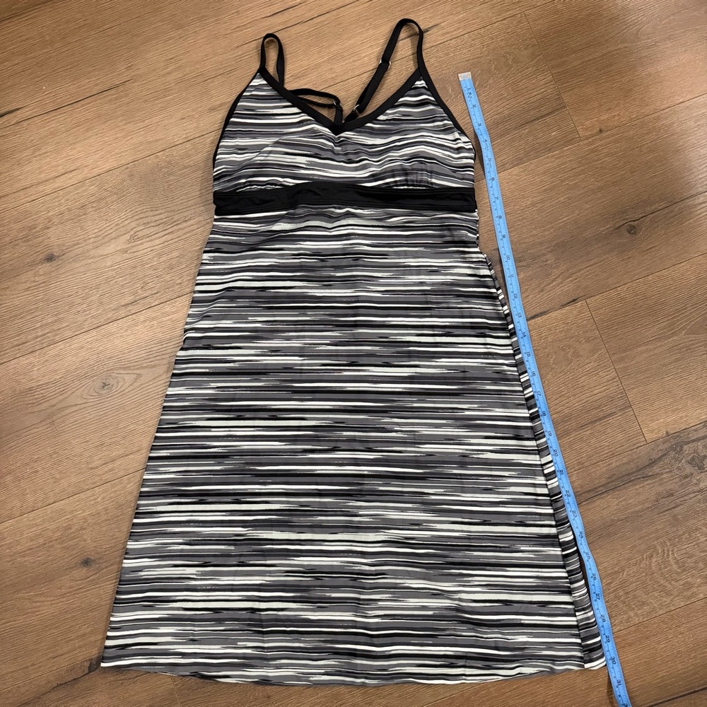 ATHLETA Black/White Striped Halter Workout Athletic Dress Size Small